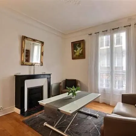 Apartament Champs Elysee Paryż